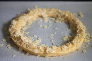 couronne pâte à choux avant cuisson